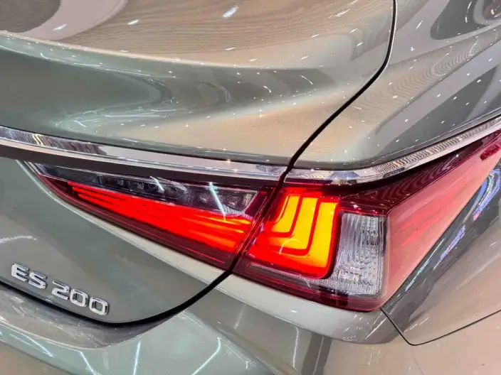 Lexus ES 2021 Model 200 Superior Edition – фото 7