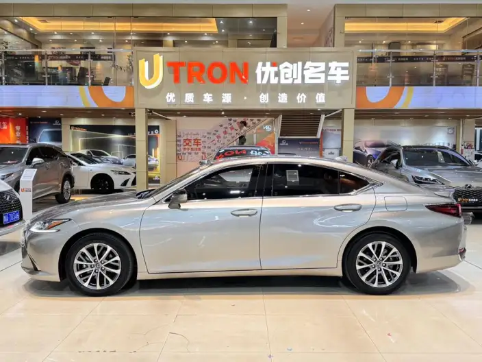 Lexus ES 2022 Model 300h Superior Edition – фото 3