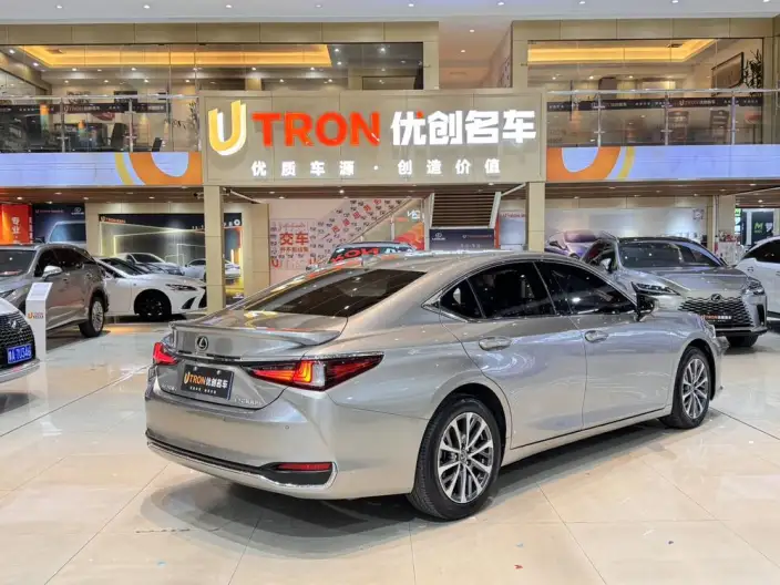 Lexus ES 2022 Model 300h Superior Edition – фото 5
