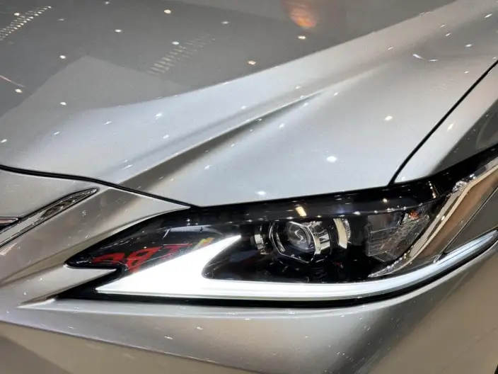 Lexus ES 2022 Model 300h Superior Edition – фото 7