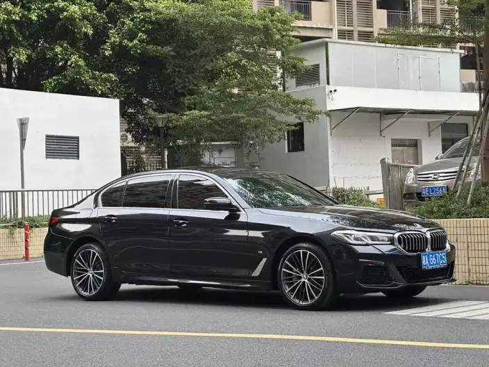 BMW 5 Series 2022 Model Facelift 530Li Exclusive Model M Sports Set – фото 3