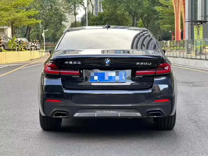 BMW 5 Series 2022 Model Facelift 530Li Exclusive Model M Sports Set – фото 4