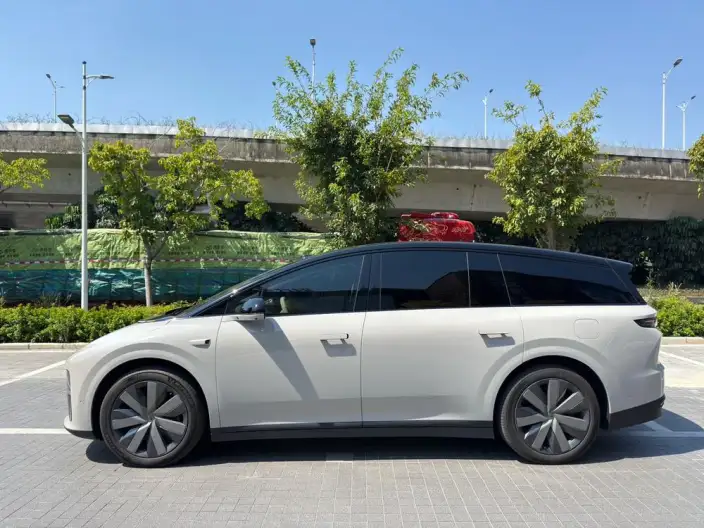 Li Auto i8 2025 Model Standard Edition – фото 4