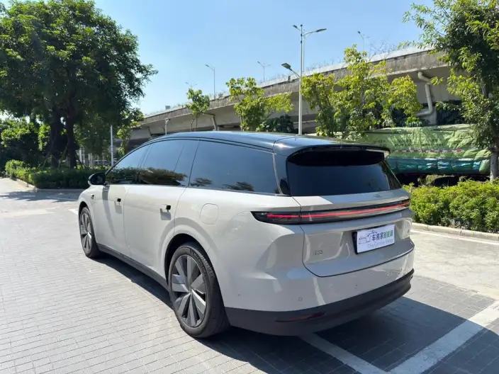 Li Auto i8 2025 Model Standard Edition – фото 5