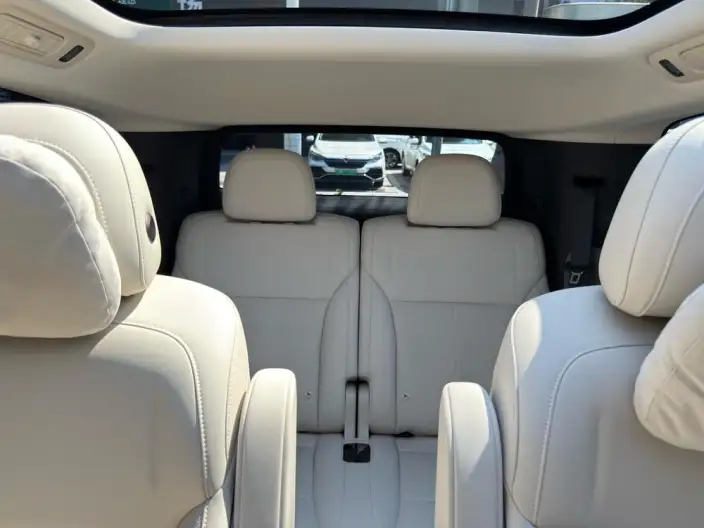 Li Auto i8 2025 Model Standard Edition – фото 10