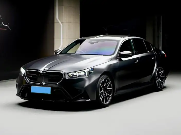 BMW M5 PHEV 2025 Model M5 – фото 1