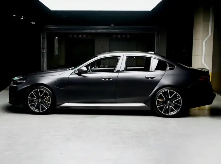 BMW M5 PHEV 2025 Model M5 – фото 2