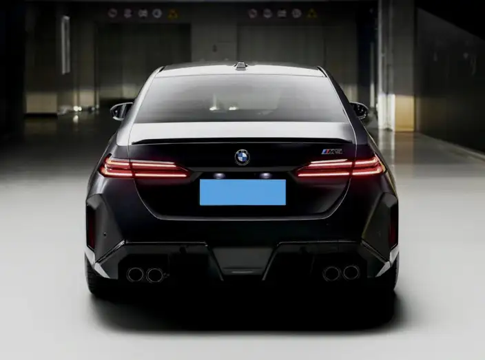 BMW M5 PHEV 2025 Model M5 – фото 4