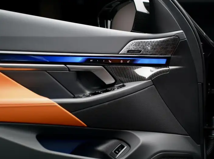 BMW M5 PHEV 2025 Model M5 – фото 6