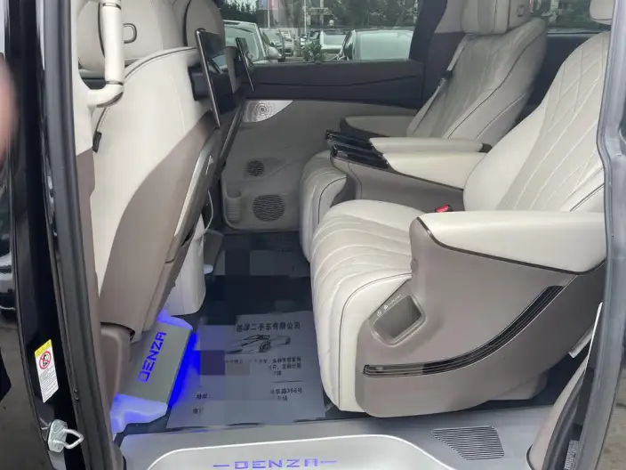 Denza D9 EV 2022 Model 600 4WD Flagship Model – фото 9