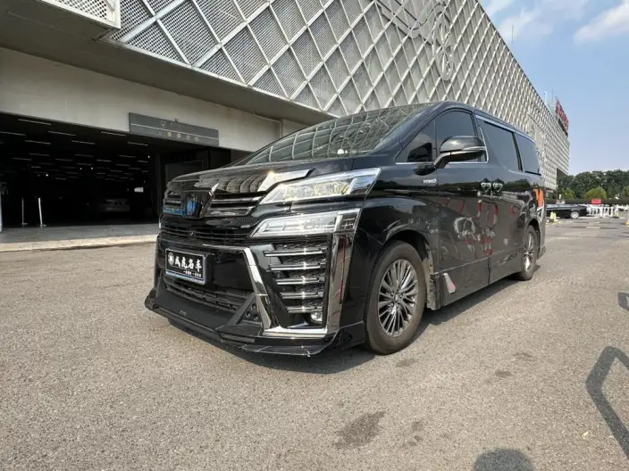 Vellfire 2023 Model Toyota Crown 2.5L Intelligent Hybrid 4WD Supreme Edition – фото 1