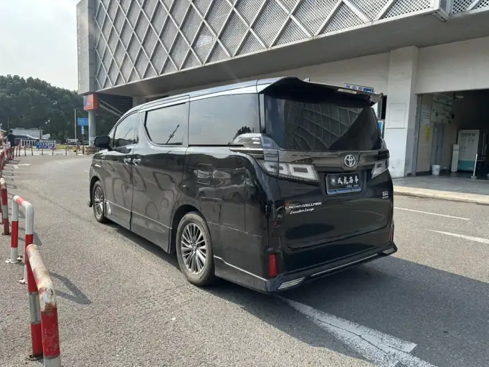 Vellfire 2023 Model Toyota Crown 2.5L Intelligent Hybrid 4WD Supreme Edition – фото 3