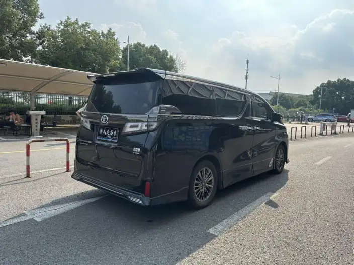 Vellfire 2023 Model Toyota Crown 2.5L Intelligent Hybrid 4WD Supreme Edition – фото 5