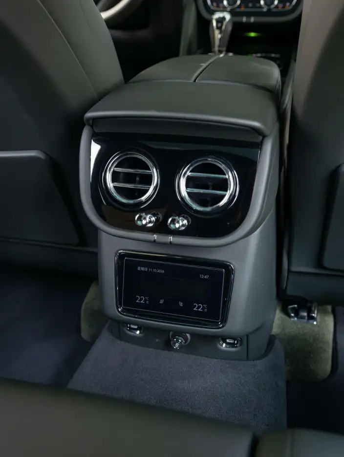 Bentayga 2022 Model 4.0T V8 – фото 10