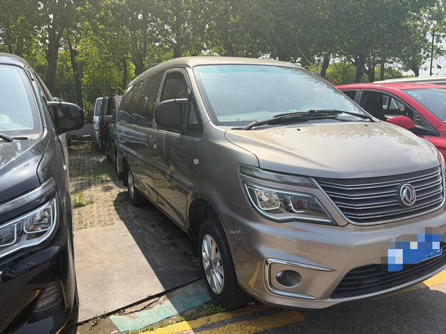 Dongfeng Lingzhi 2018 M5L 1.6L 7-seater Luxury