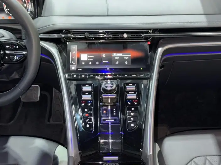 Aston Martin DB12 2024 Model 4.0T V8 Coupe – фото 6
