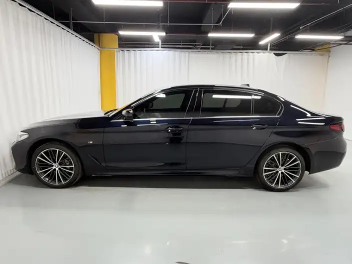 BMW 5 Series 2023 Model 530Li Leading Model M Sports Set – фото 4
