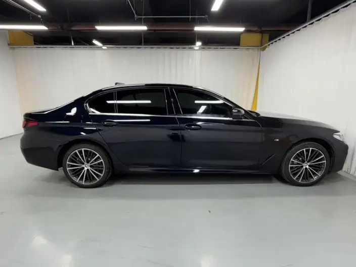 BMW 5 Series 2023 Model 530Li Leading Model M Sports Set – фото 8