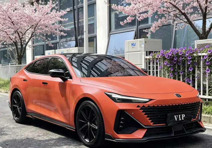 Changan UNI-V 2023 Model 1.5T Exclusive Model – фото 3