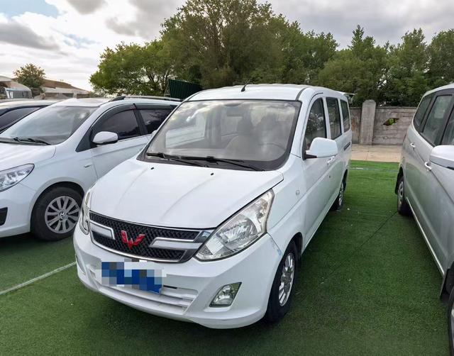 Wuling Rongguang V 2016 модификация 1.2L Standard type