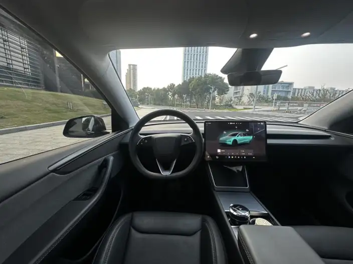 Model Y 2025 Model Rear-wheel drive version – фото 10