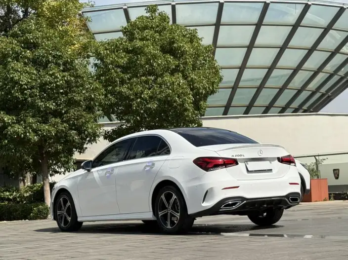 Mercedes-Benz A-class 2022 Model A 200 L Sports sedan Fashion Edition – фото 5