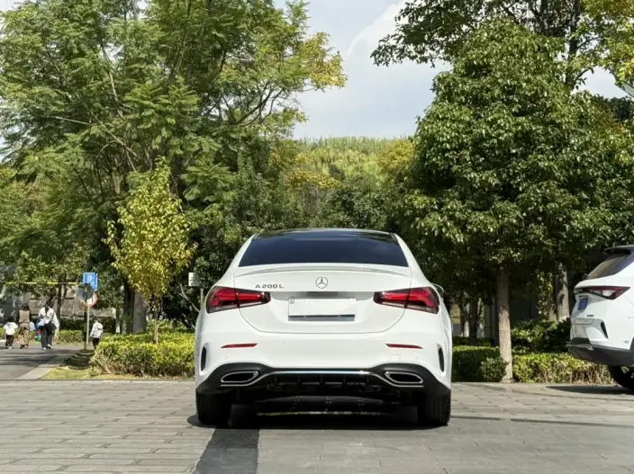 Mercedes-Benz A-class 2022 Model A 200 L Sports sedan Fashion Edition – фото 6
