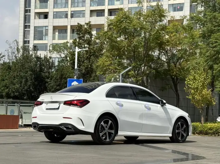 Mercedes-Benz A-class 2022 Model A 200 L Sports sedan Fashion Edition – фото 7