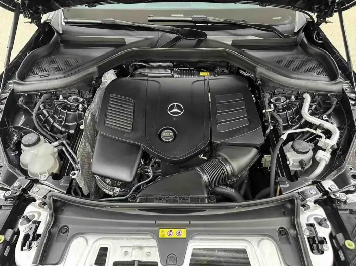 Mercedes-Benz GLC 2024 Model Facelift GLC 300 L 4MATIC Dynamic Model 5 seat – фото 9