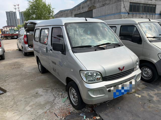 WULING Sunshine Модель 2020 года 1.2L Van transporter Practical 5 seat LSI – фото 3