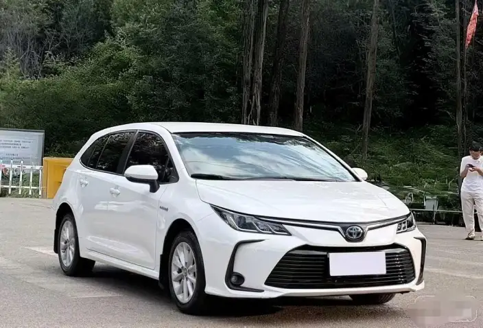 Toyota Corolla 2022 Model Hybrid 1.8L E-CVT Pioneer Edition – фото 3
