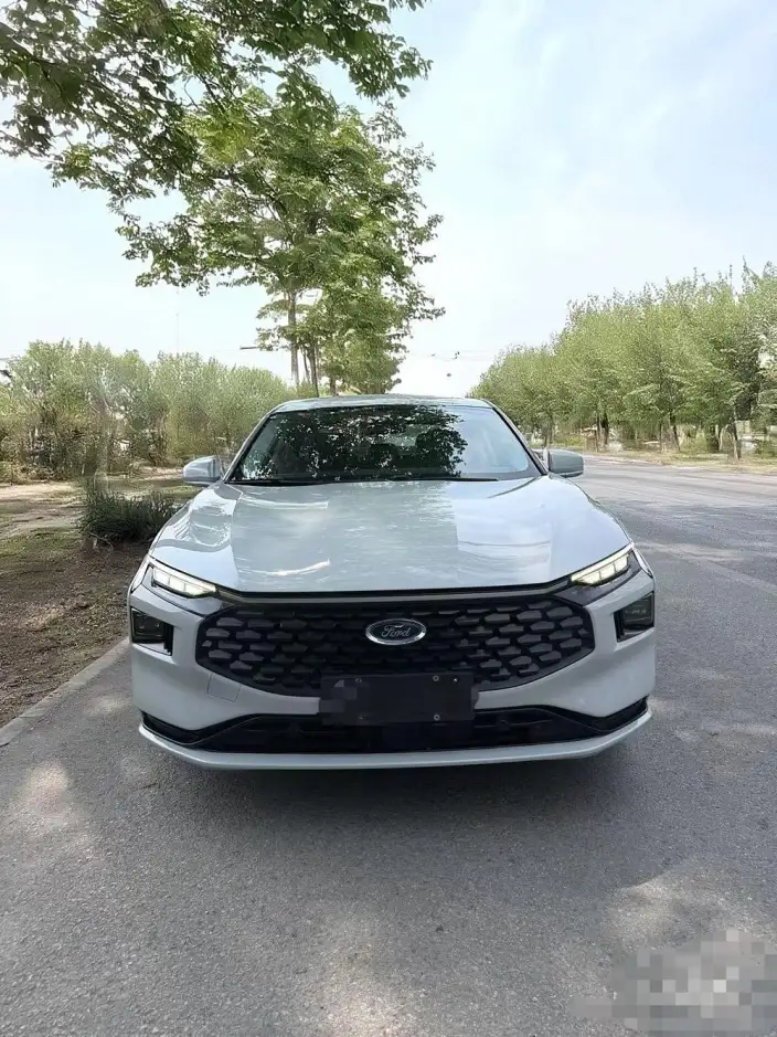 Ford Mondeo 2023 Model EcoBoost 180 Luxury Model – фото 2