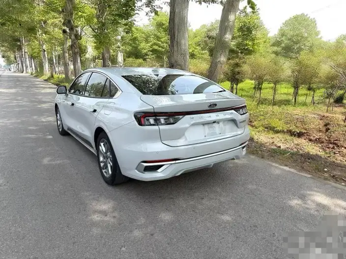 Ford Mondeo 2023 Model EcoBoost 180 Luxury Model – фото 4