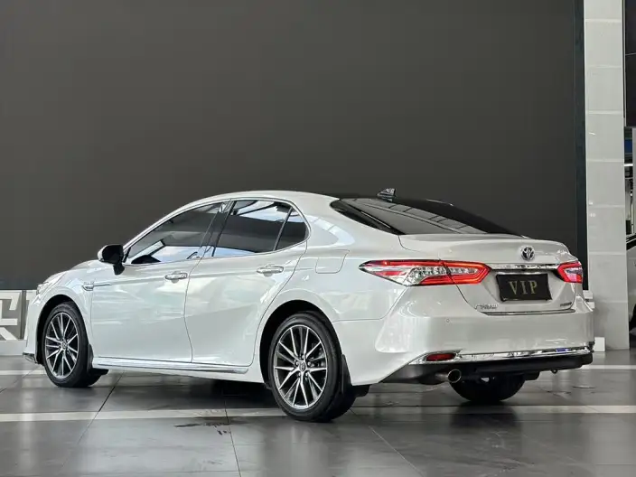 Toyota Camry 2023 Model Hybrid 2.5HG Deluxe Edition – фото 4