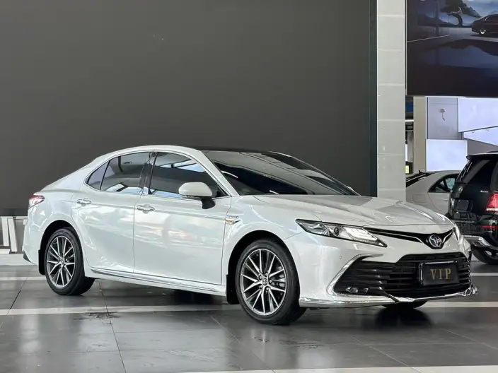 Toyota Camry 2023 Model Hybrid 2.5HG Deluxe Edition – фото 3