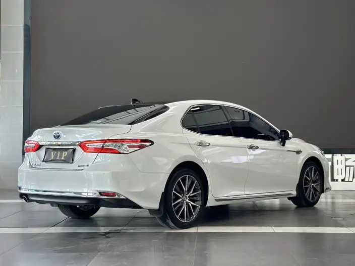 Toyota Camry 2023 Model Hybrid 2.5HG Deluxe Edition – фото 6