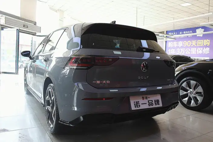Volkswagen Golf 2025 Model Facelift 300TSI R-Line – фото 3