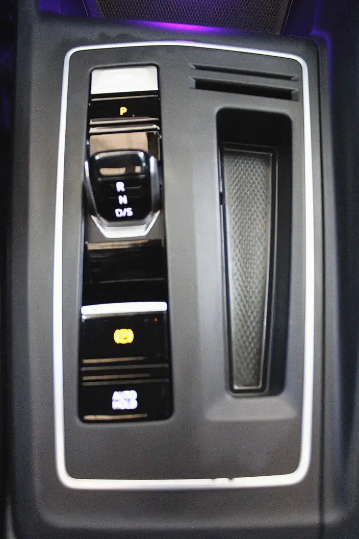 Volkswagen Golf 2025 Model Facelift 300TSI R-Line – фото 5