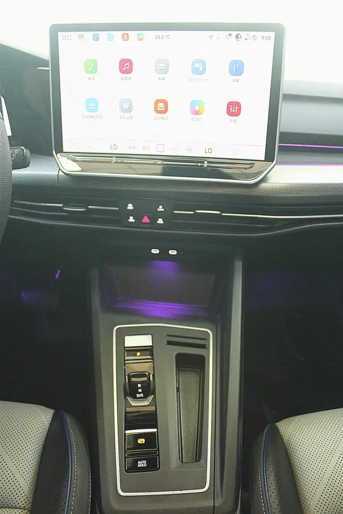 Volkswagen Golf 2025 Model Facelift 300TSI R-Line – фото 9