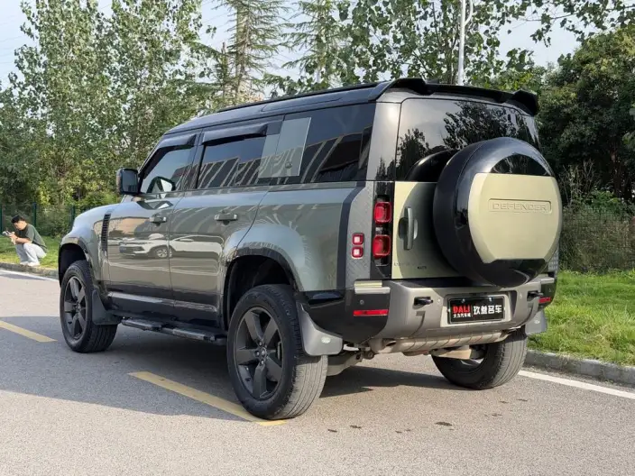 Land Rover Defender 2022 Model 110 P400 X-Dynamic HSE – фото 5
