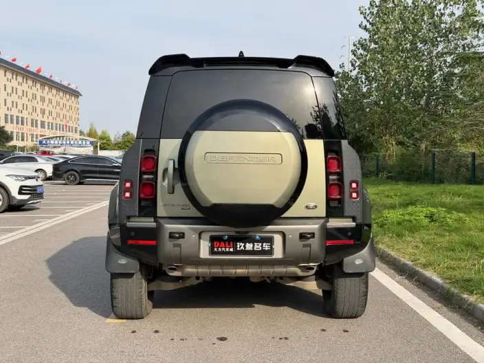 Land Rover Defender 2022 Model 110 P400 X-Dynamic HSE – фото 6