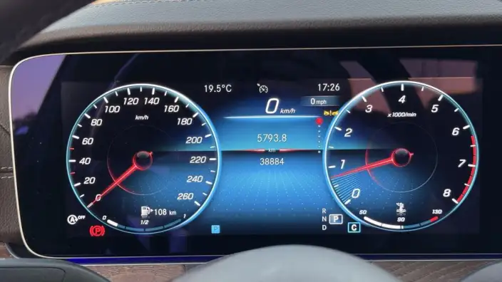 Mercedes-Benz E-Class 2023 Model E 260 L sedan – фото 8