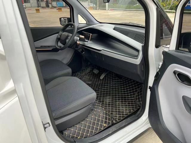 Wuling Nano EV 2021 Passion Edition – фото 9