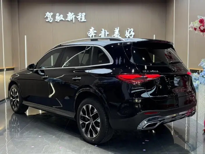 Mercedes-Benz GLC 2023 Model GLC 260 L 4MATIC Luxury Model 5 seat – фото 4