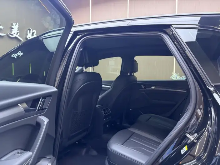 Audi Q5L 2025 Model quattro 45th Anniversary Collector Edition Edition 40TFSI Luxury Dynamic Model – фото 9
