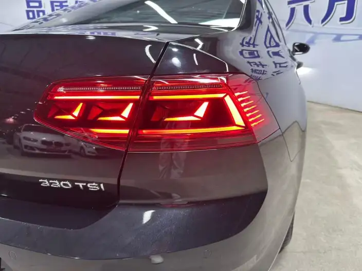 Volkswagen Magotan 2020 Model 330TSI DSG Luxury Model – фото 7