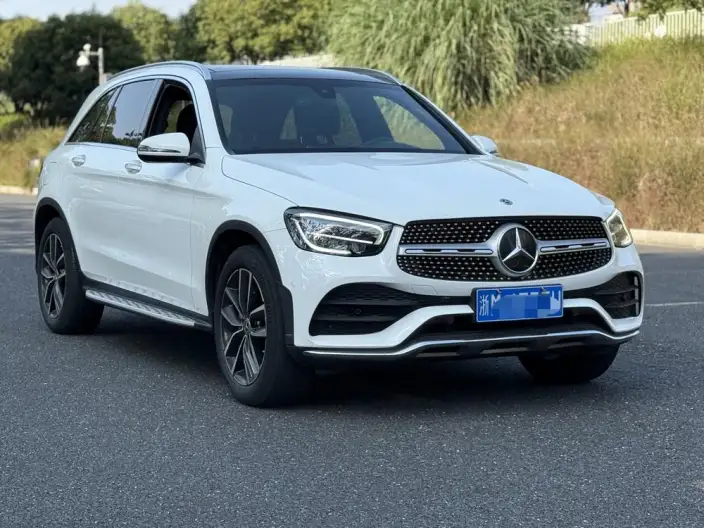 Mercedes-Benz GLC 2022 Model Facelift GLC 260 L 4MATIC Luxury Model – фото 3