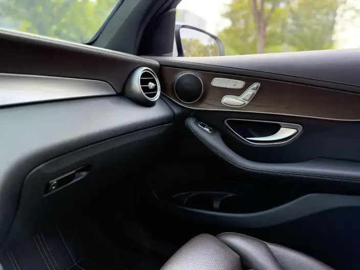 Mercedes-Benz GLC 2022 Model Facelift GLC 260 L 4MATIC Luxury Model – фото 7
