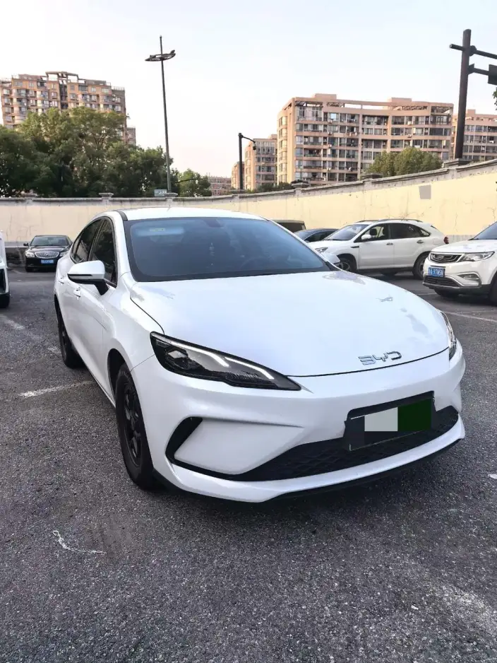 BYD Seal 05DM 2026 Model DM-i 128KM Luxury Model – фото 2
