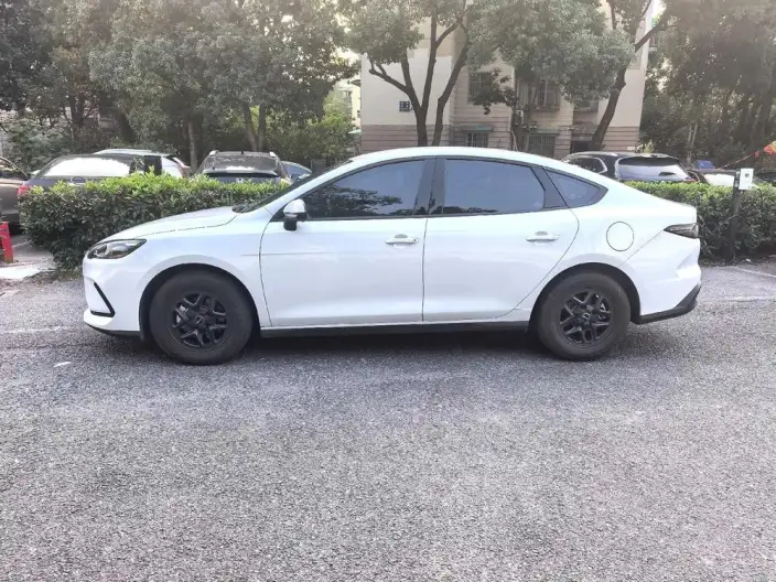 BYD Seal 05DM 2026 Model DM-i 128KM Luxury Model – фото 3